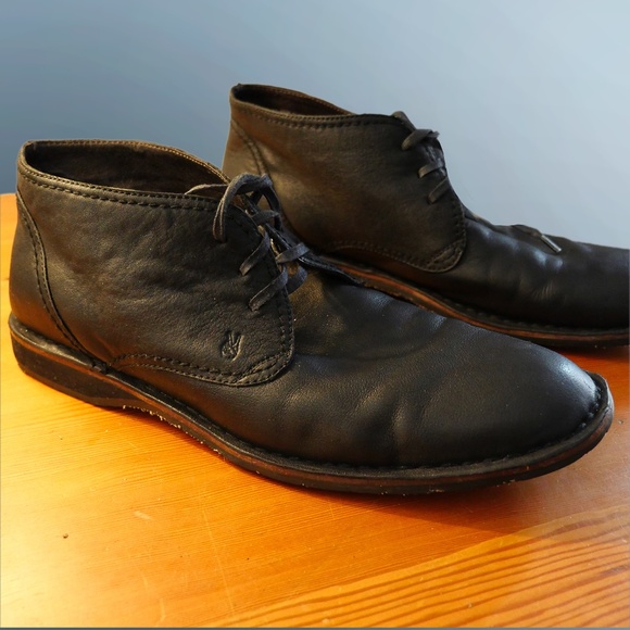 John Varvatos Black Leather Chukka - Picture 7 of 13